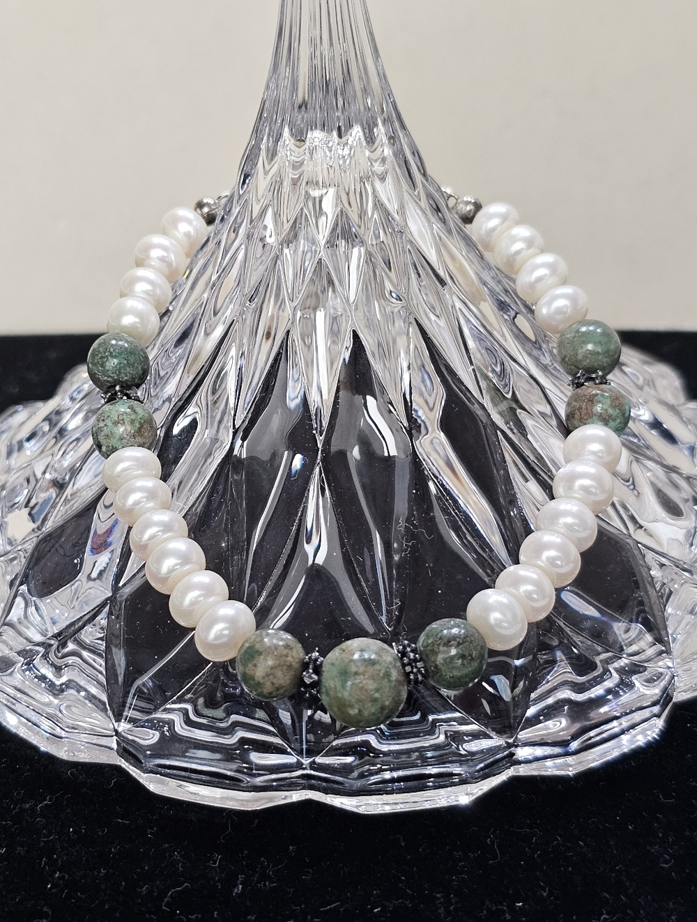 Freshwater Pearls and Kambaba Jasper Bead Bracelet Adjustable up to 7 3/4 Inches - Picture 4 of 8